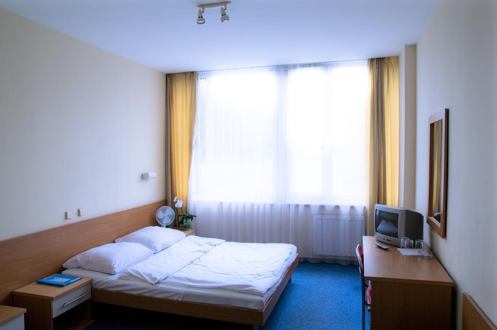 Hostel Dom Turystyczny Indigo Krakau Zimmer foto