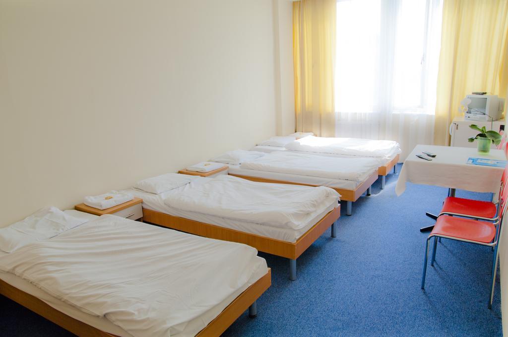 Hostel Dom Turystyczny Indigo Krakau Zimmer foto
